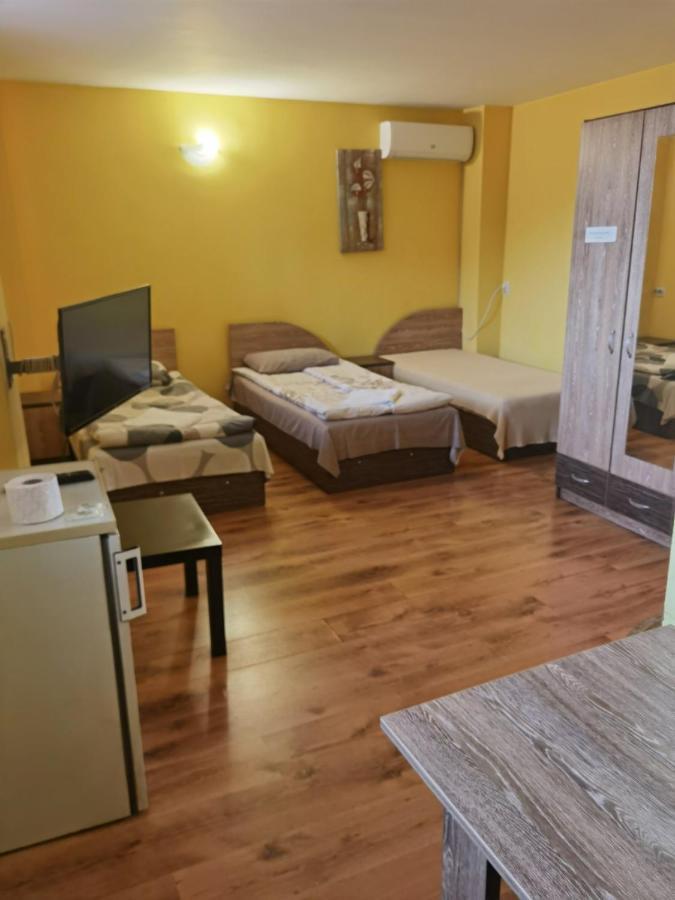 Hotel House For Guests And Friends Svishtov Esterno foto