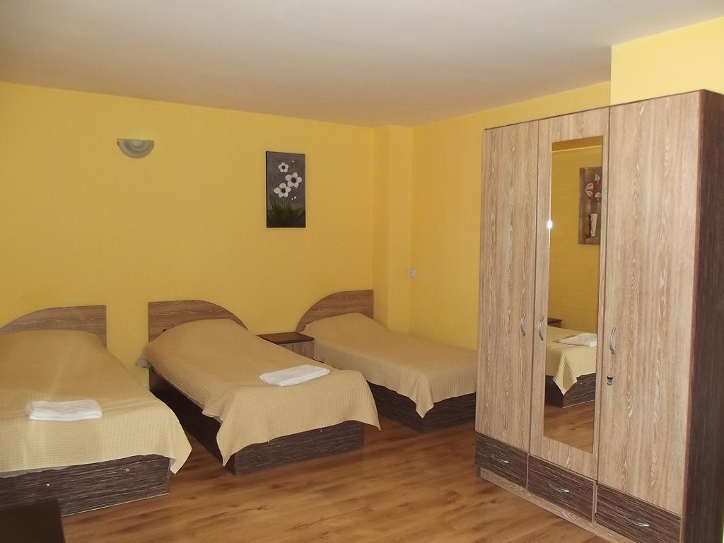 Hotel House For Guests And Friends Svishtov Esterno foto