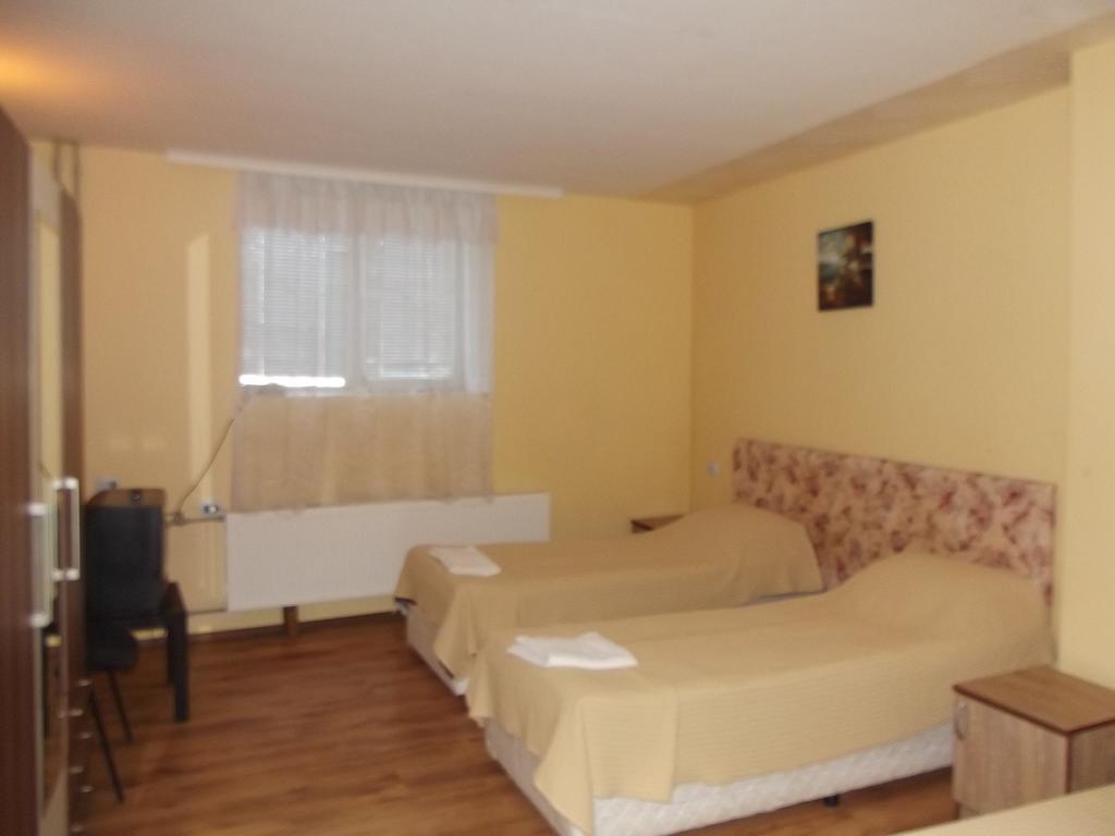 Hotel House For Guests And Friends Svishtov Esterno foto